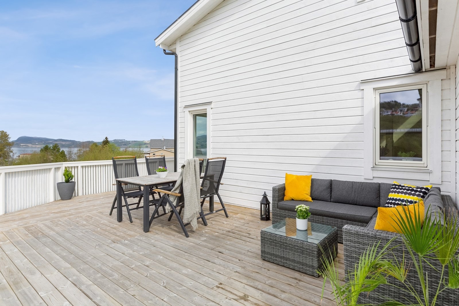 På balkongen er det god plass for soling, avslapping og sosiale grillsammenkomster. Galleribilde