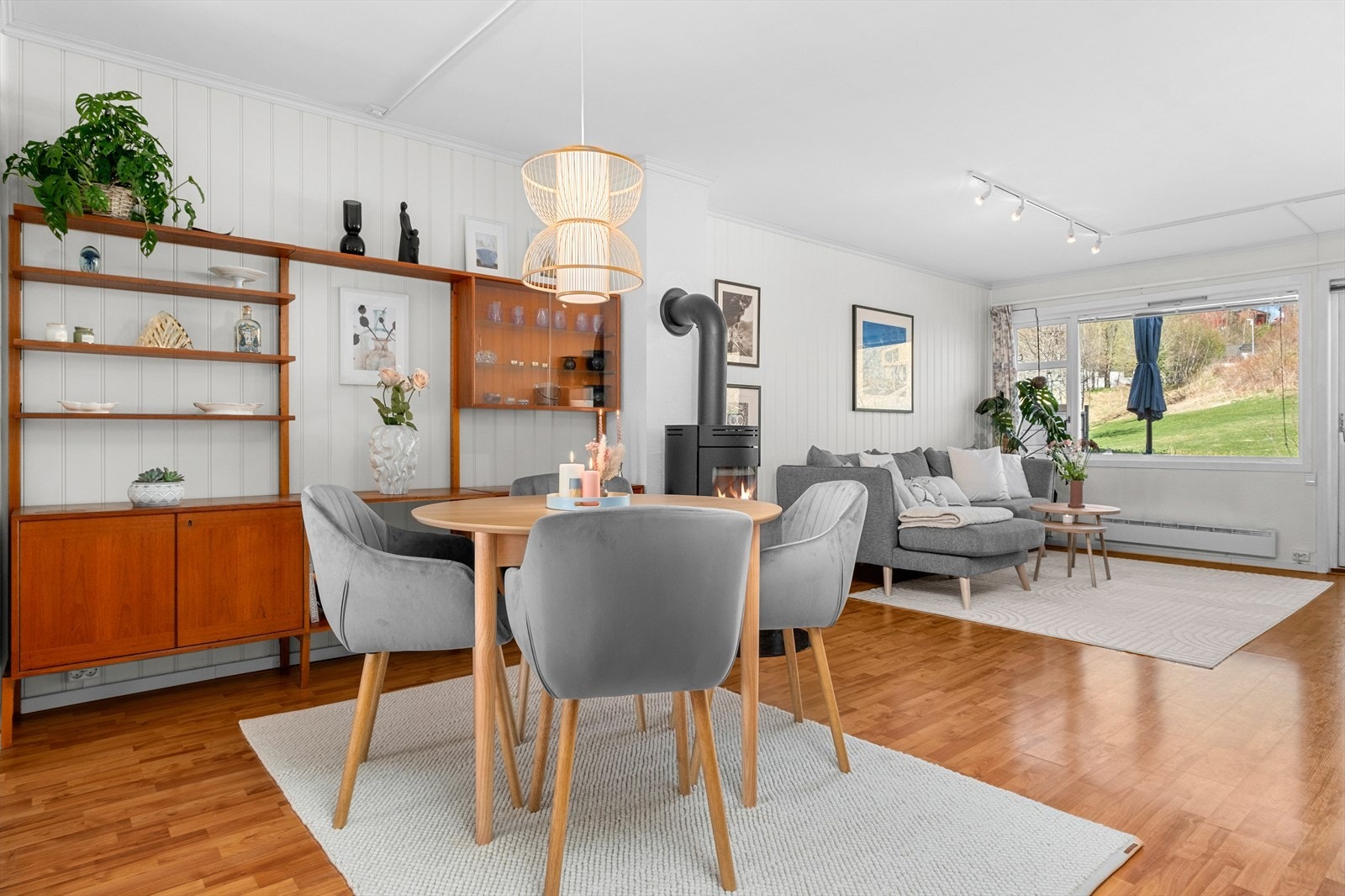 Stuen er et innbydende oppholdsrom for både store og små. Galleribilde