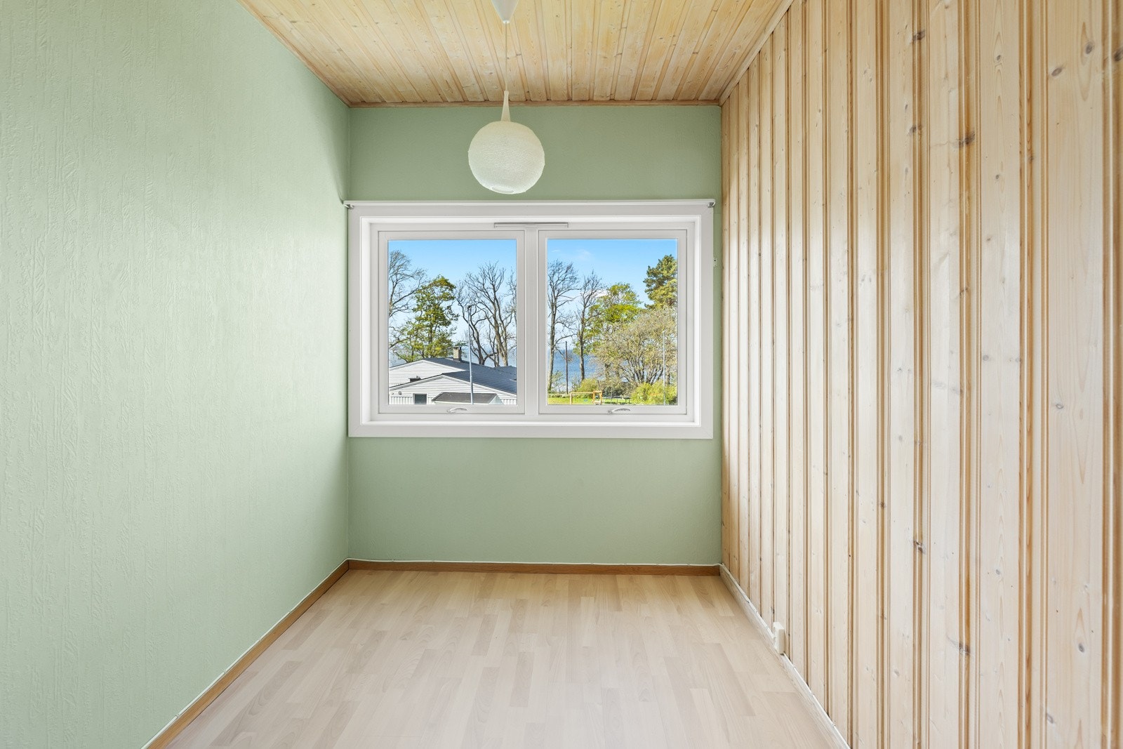 Legg merke til den flotte utsikten fra rommet. Galleribilde