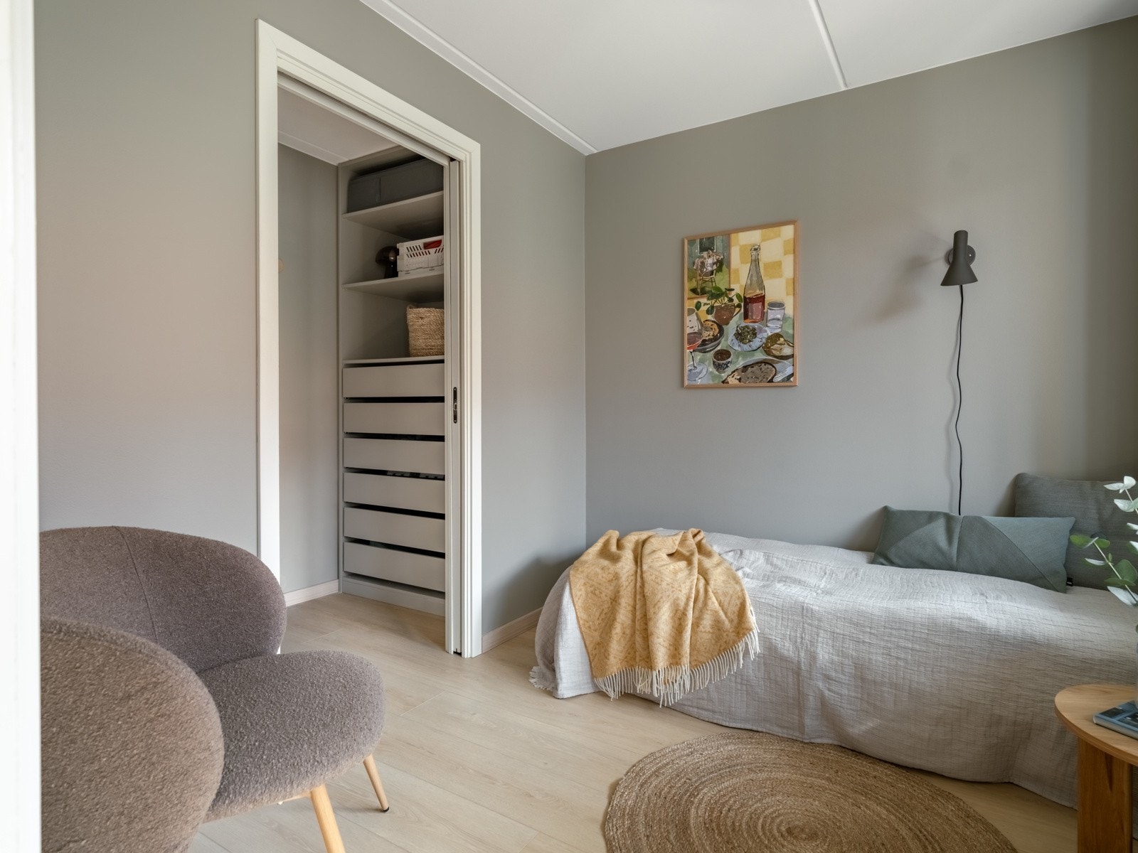 Dette soverommet har en egen walk-in-garderobe. Galleribilde