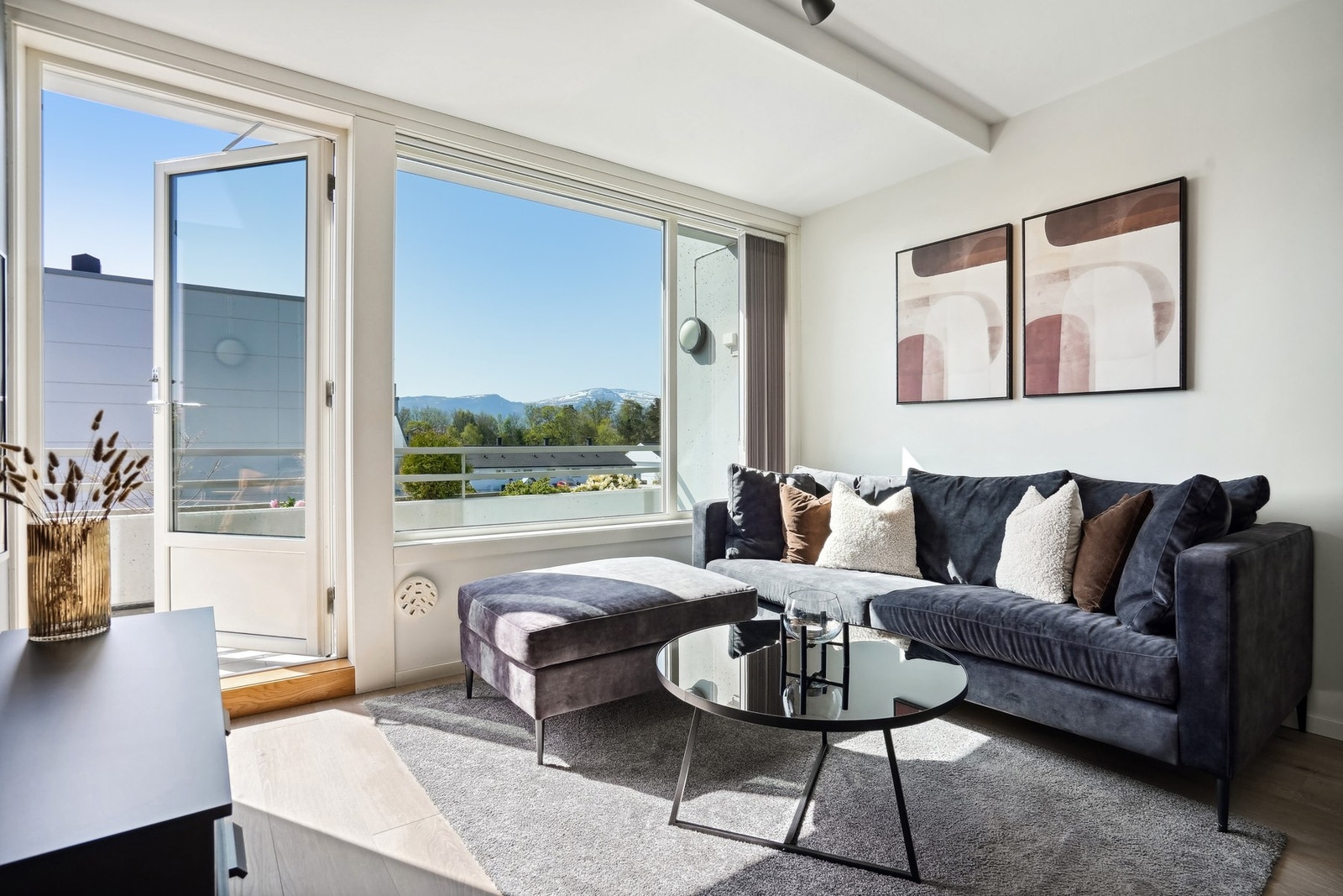 EiendomsMegler 1 v/ Emilie Myren har gleden av å presentere Torvteigen 22! Galleribilde