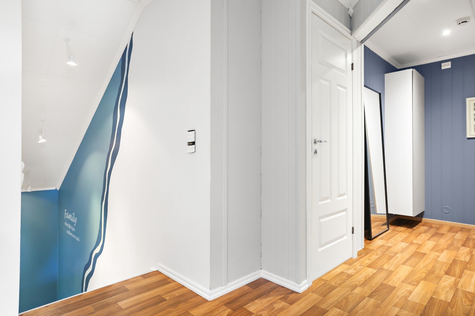 Det er åpen gang på loftsetasjen. Galleribilde