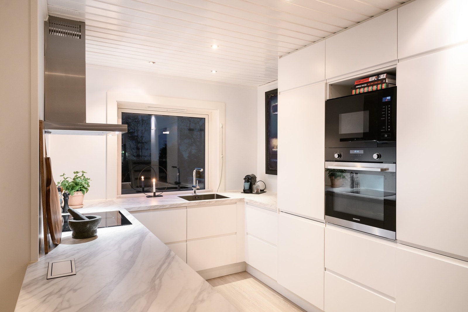 God belysning. Galleribilde