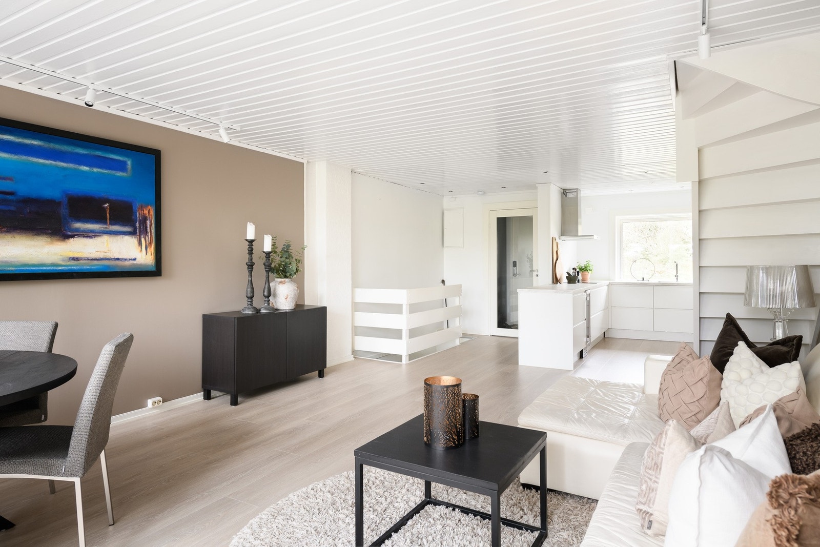 Et hyggelig og romslig samlingsrom. Galleribilde