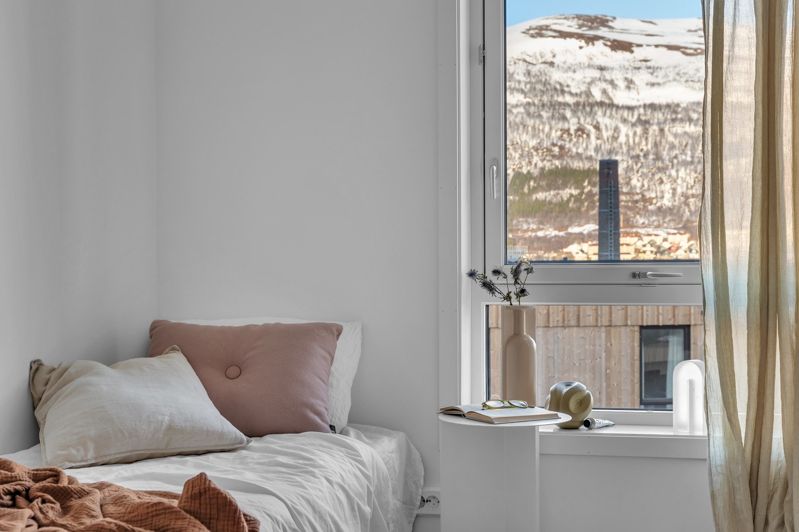 Også her er det vinduer mot øst Galleribilde