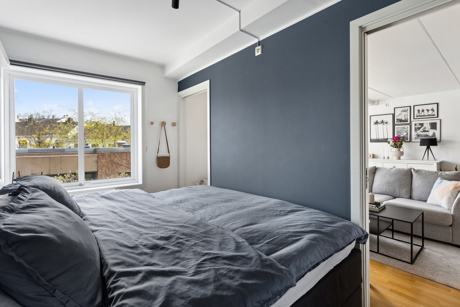 Arealeffektivt med to dører ut til stuen. Galleribilde