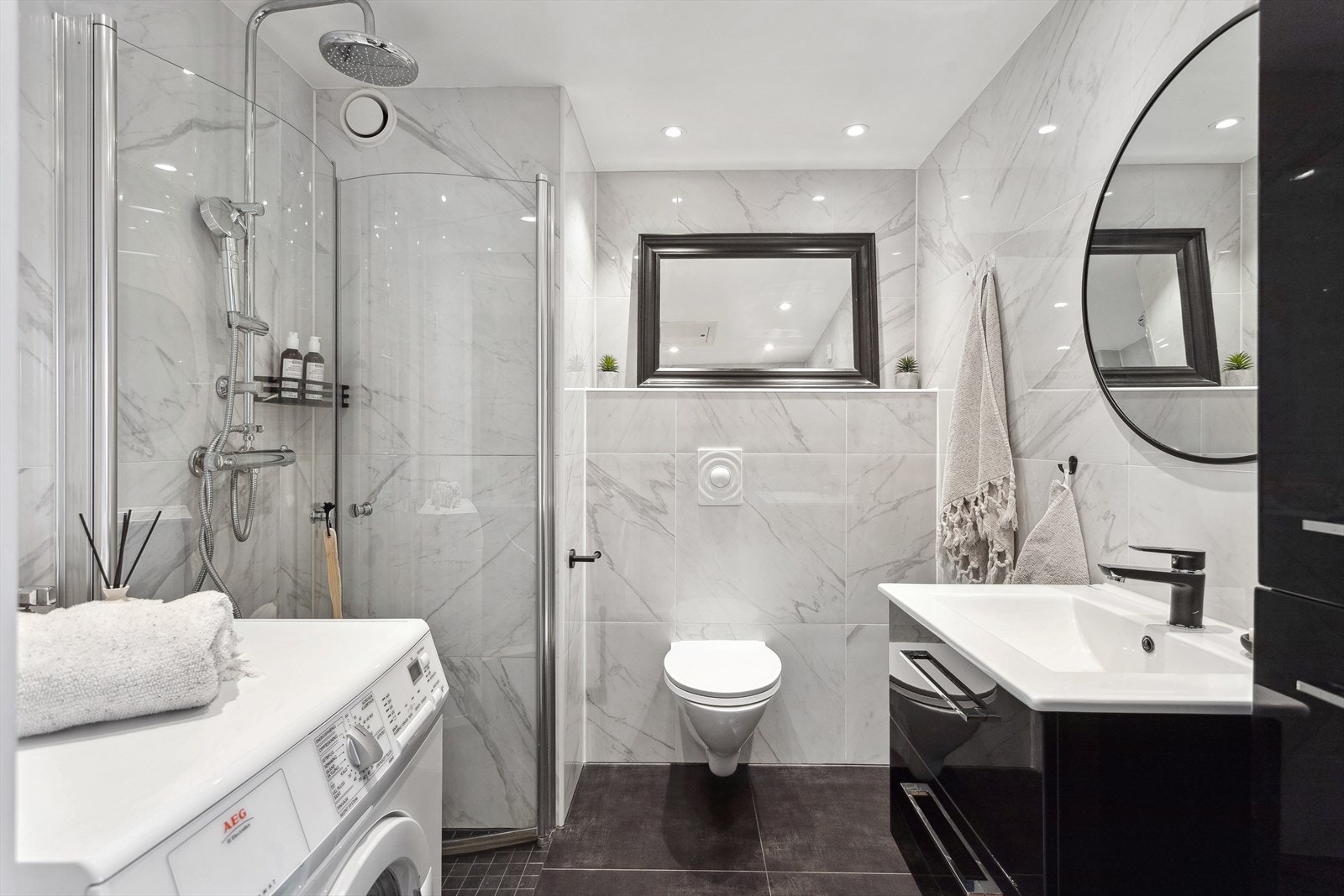 Baderommet er delikat og moderne. Galleribilde