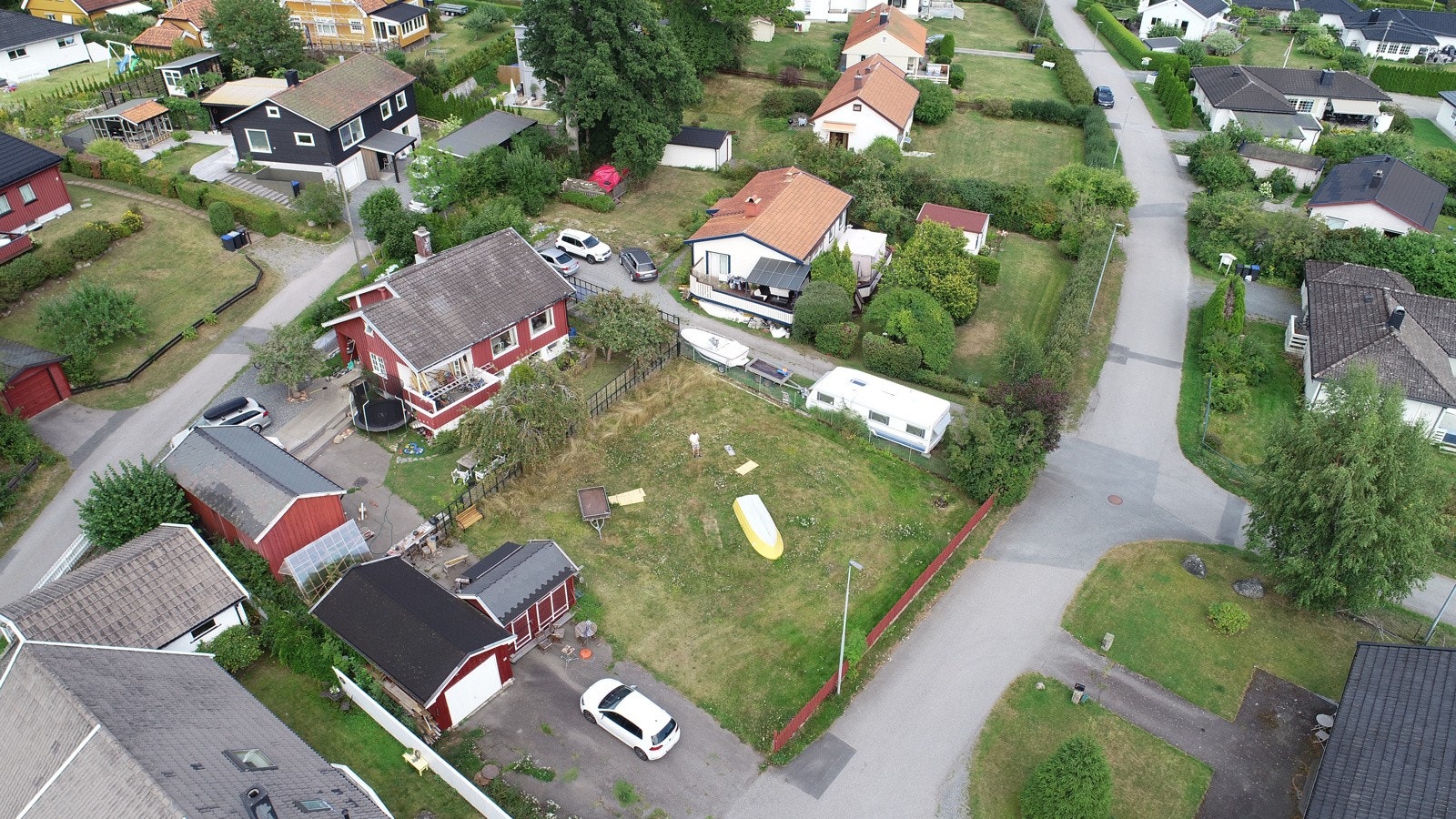 Kort vei til populære Tronvikstranda. Galleribilde