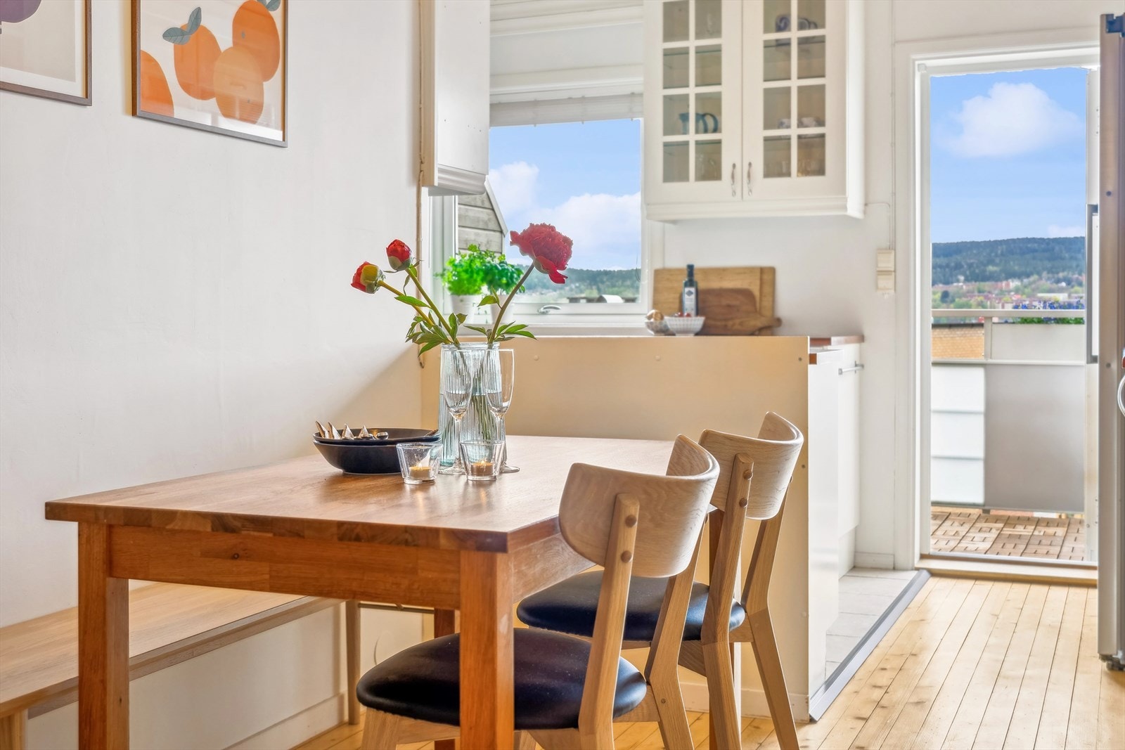 Deg, dine nærmeste og noen utvalgte. Trivsel og godt selskap er det som venter. Galleribilde