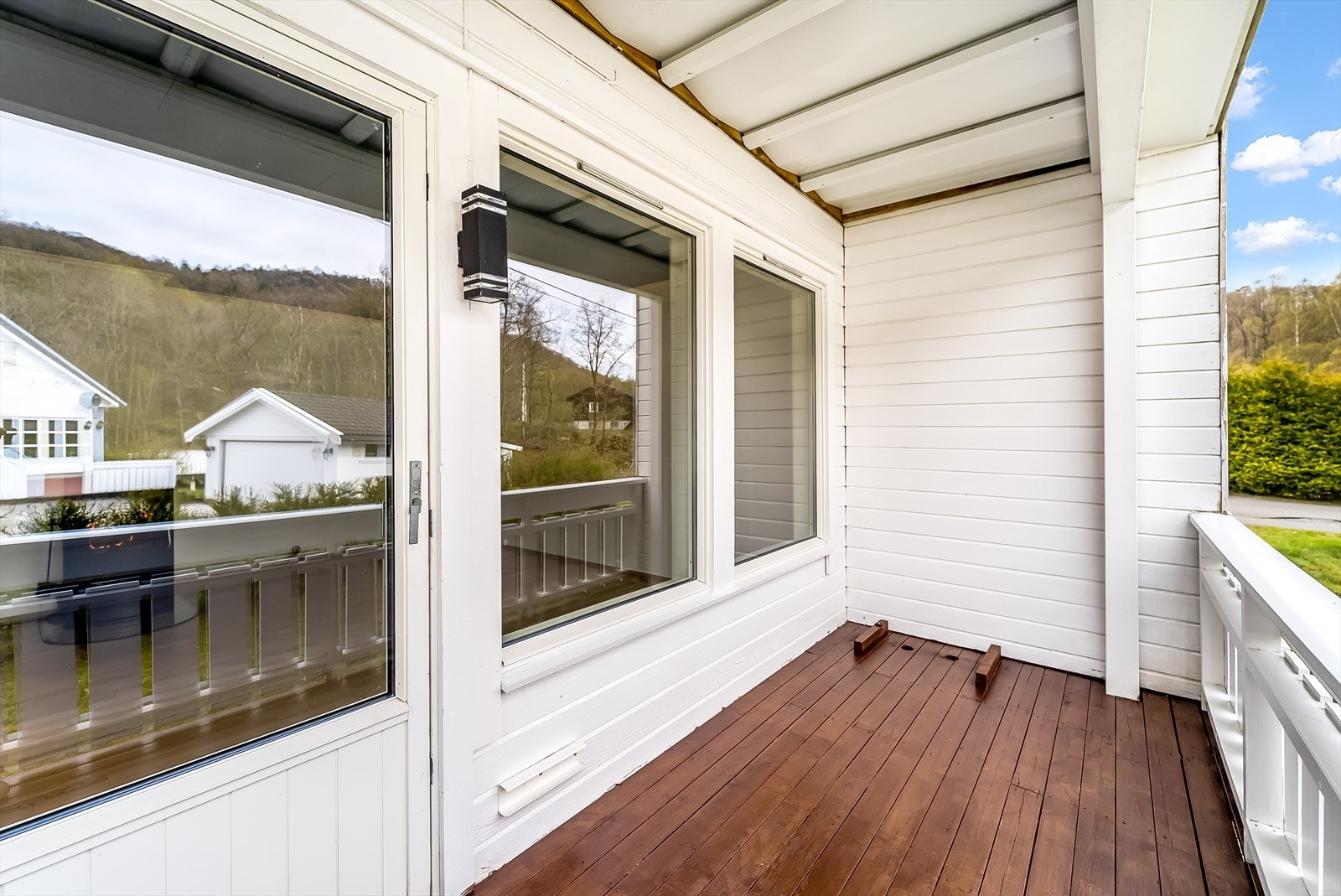 Veranda med utgang fra stuen. Galleribilde