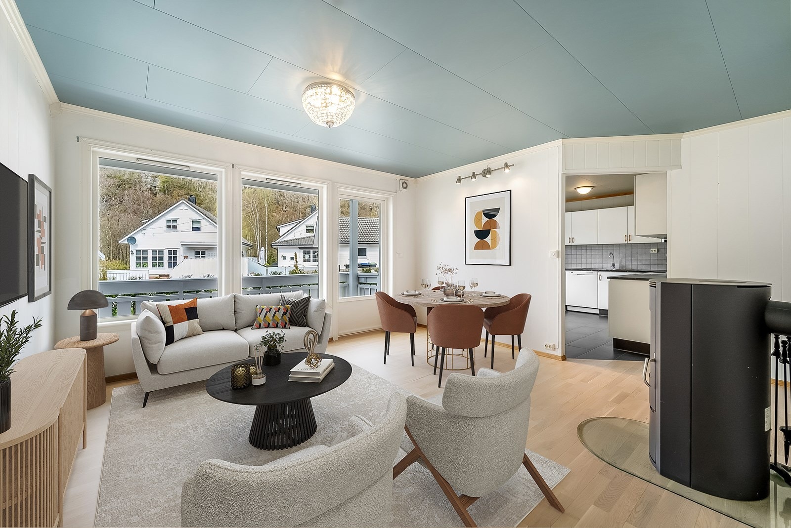 Stuen - utgang til veranda på ca. 8 kvm. (Virtuell møblering) Galleribilde