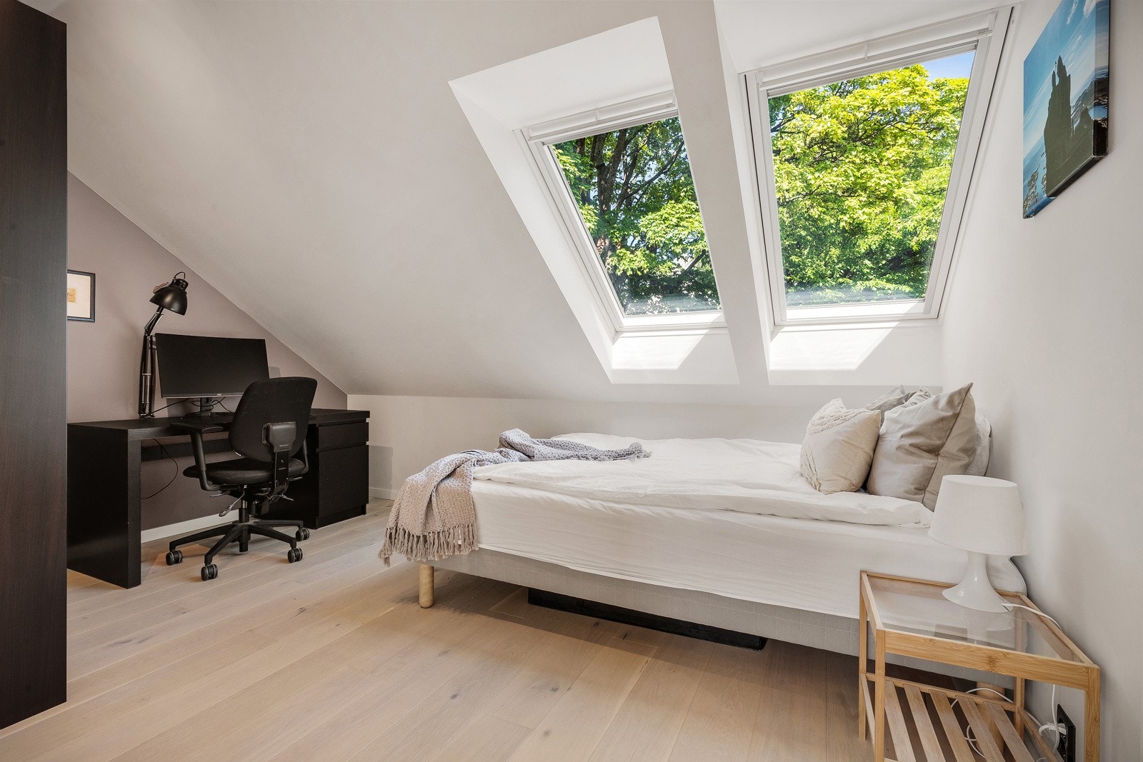 Soverom 3 er også romslig med plass til det man måtte trenge. Galleribilde