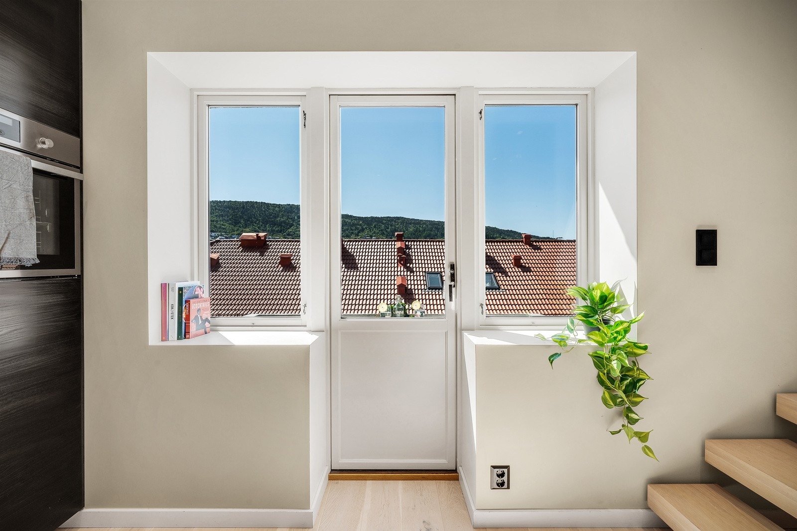 Godt med dagslys inn i leiligheten. Galleribilde