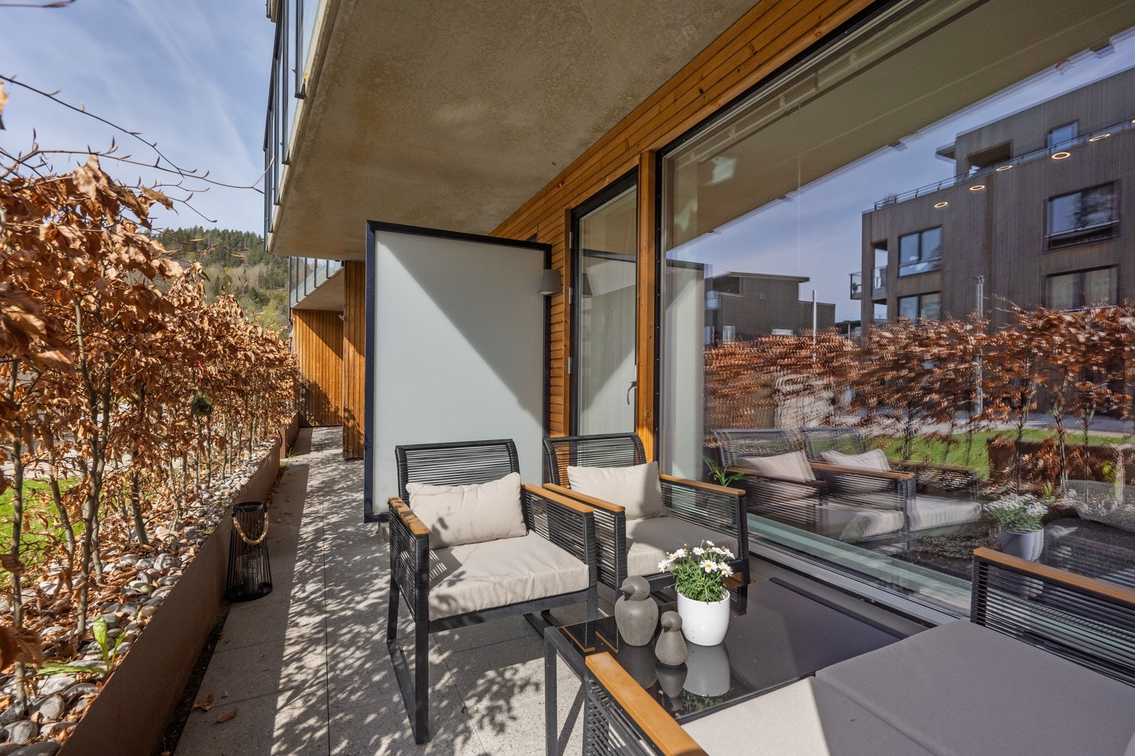 Leiligheten ligger i 1. etasje i et bygg fra 2019. Galleribilde