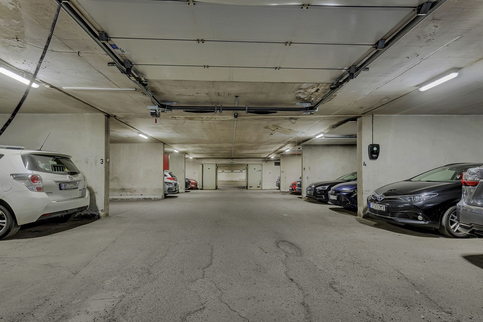 Leiligheten disponerer en parkeringsplass merket 22 Galleribilde