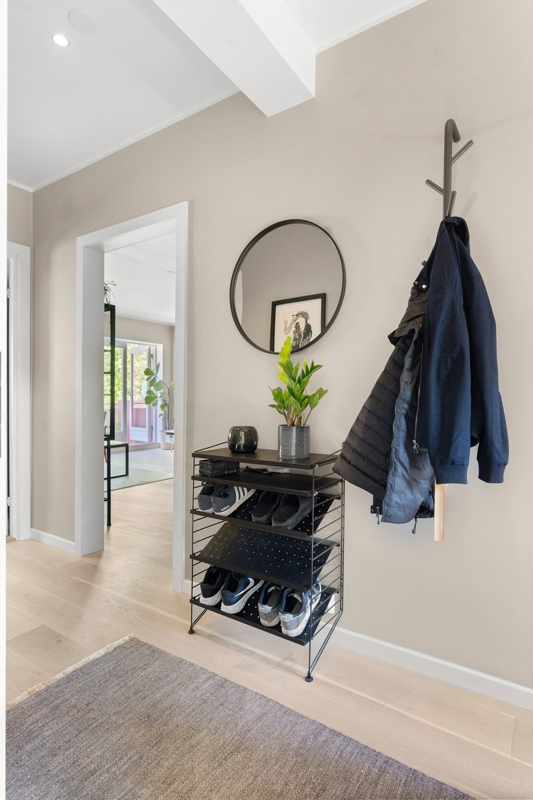 For ytterligere oppbevaringsbehov, disponerer leiligheten både kjeller- og loftsbod. Galleribilde