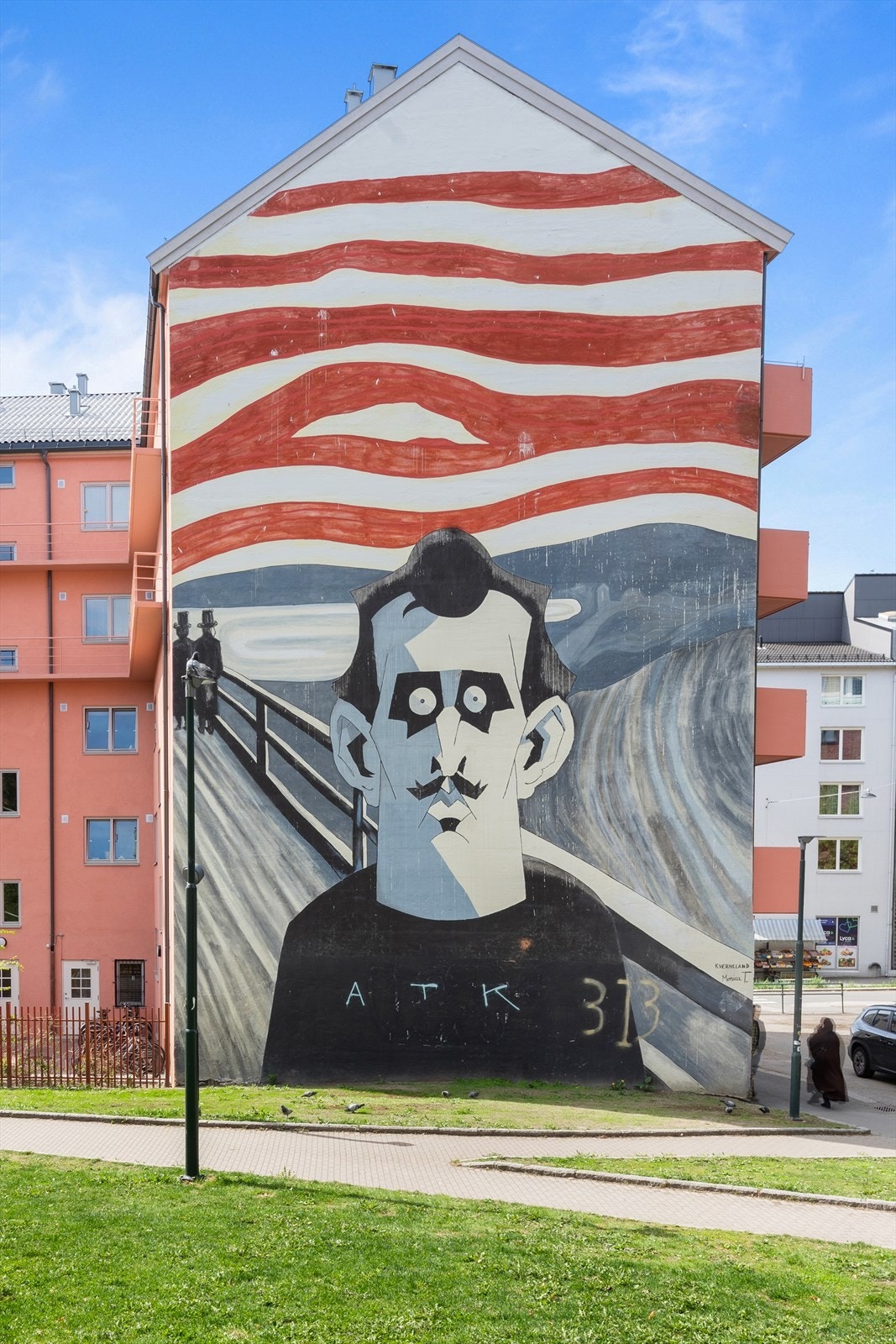 I nærheten finner du flere parker, Botanisk hage, Tøyen Torg, t-banestopp og mye mer. Galleribilde