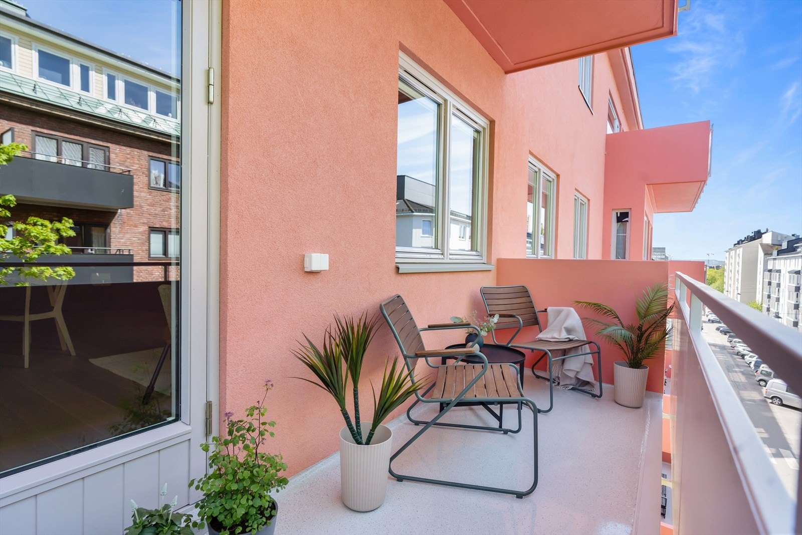 Balkongen er på ca. 5 kvm. Galleribilde