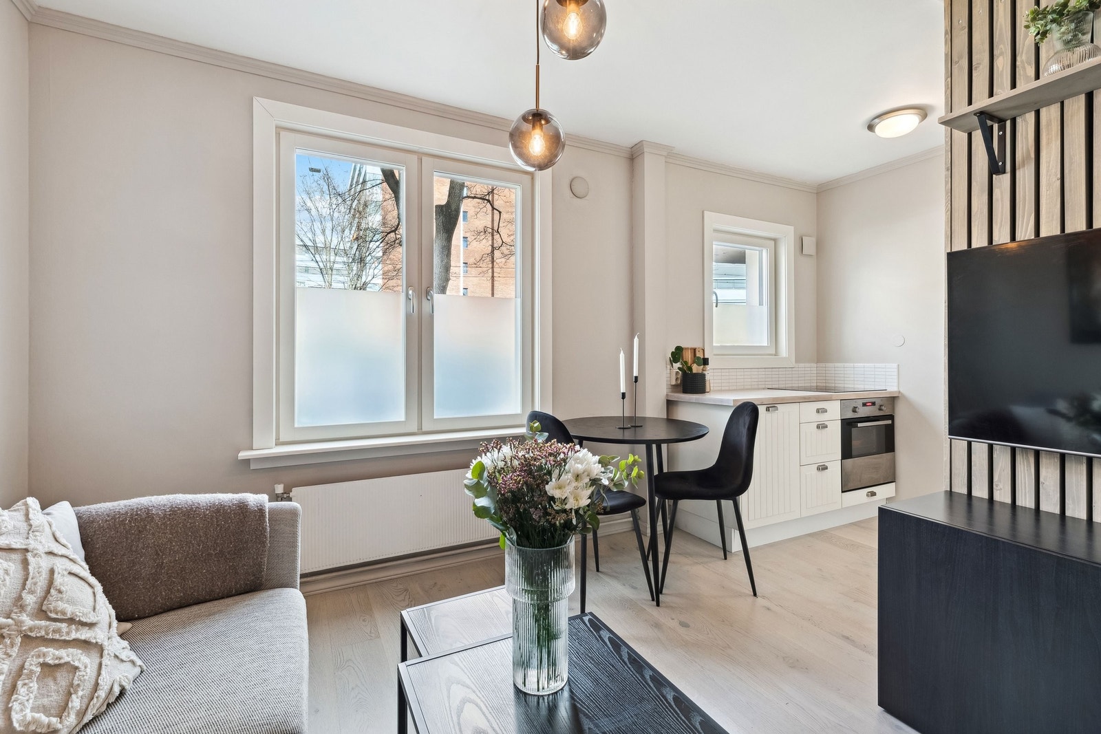 Varmtvann og fyring er inkludert i felleskostnadene. Galleribilde