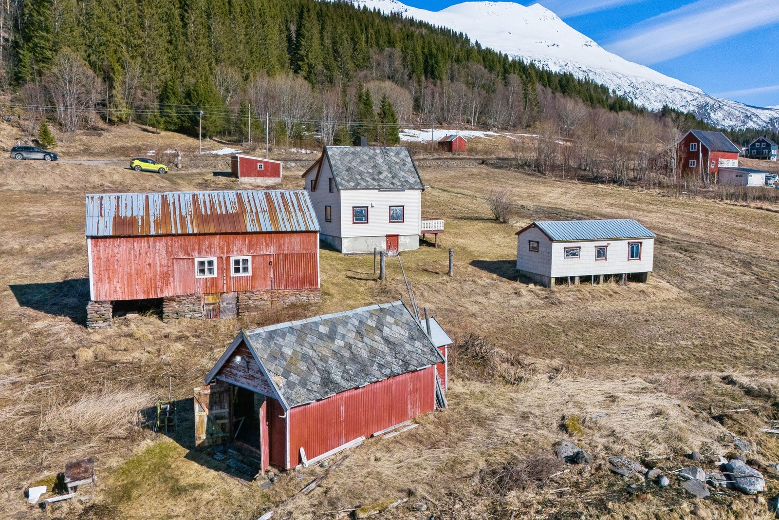 Bebyggelsen har vedlikeholds- og moderniseringsbehov. Galleribilde