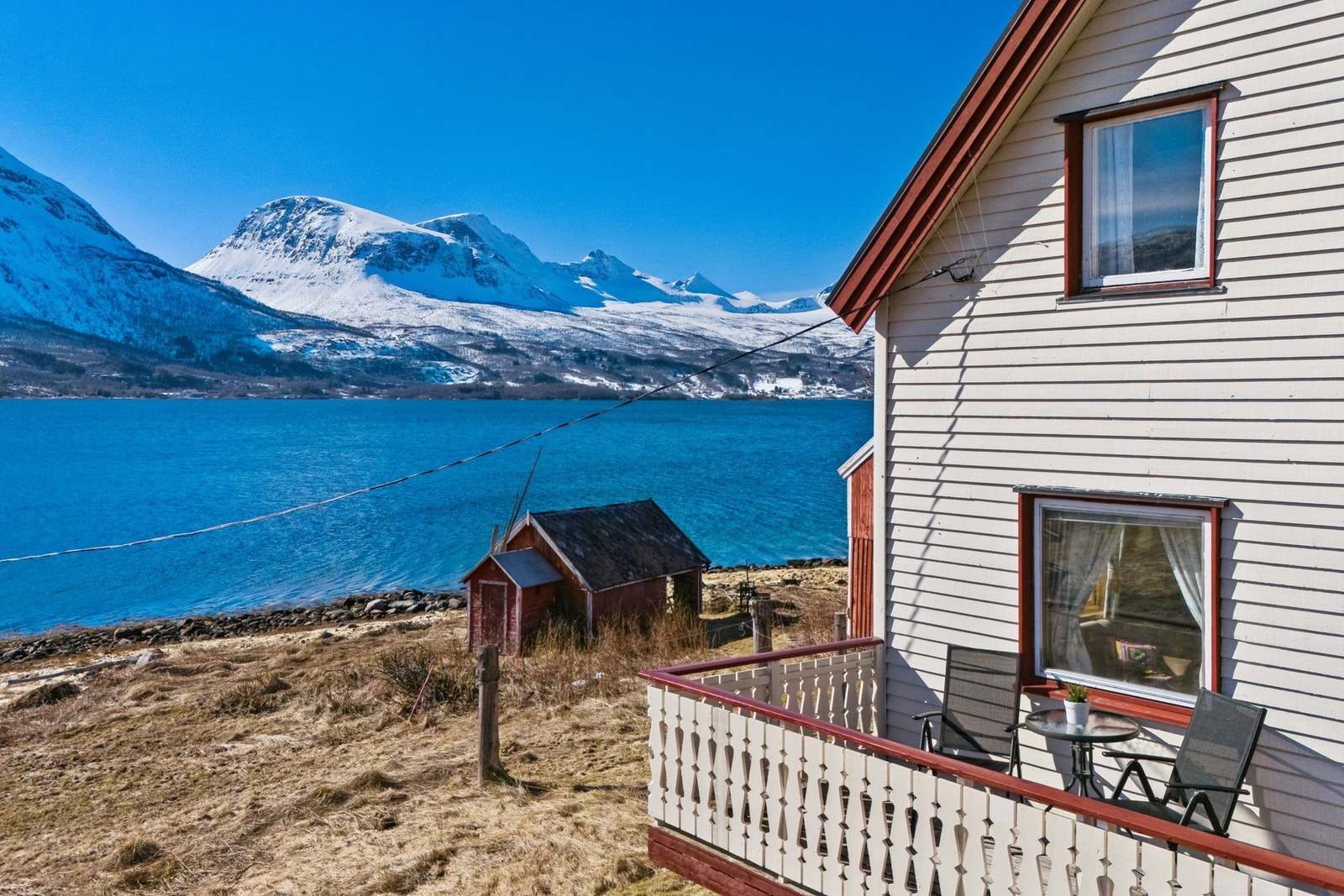 Veranda med utgang i fra stua Galleribilde
