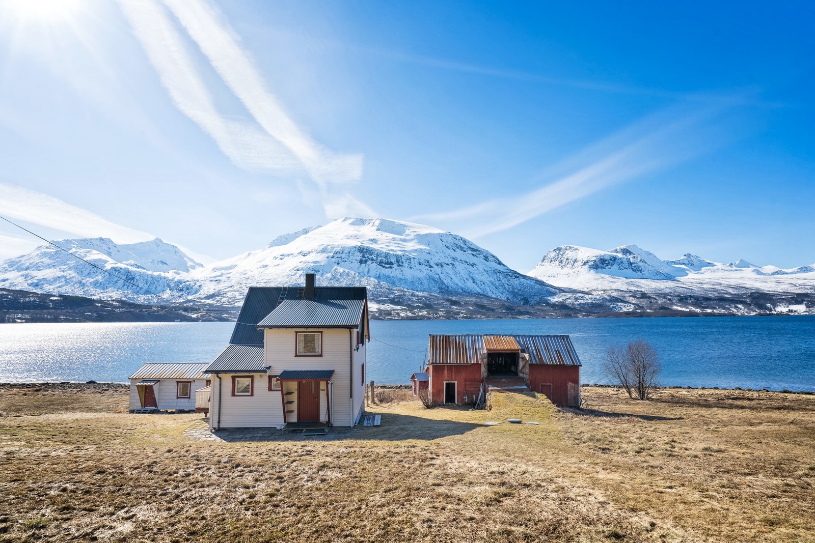 EiendomsMegler 1 v/ Bente Norhild Larsen har gleden av å ønske velkommen Nordsiveien 138 Galleribilde