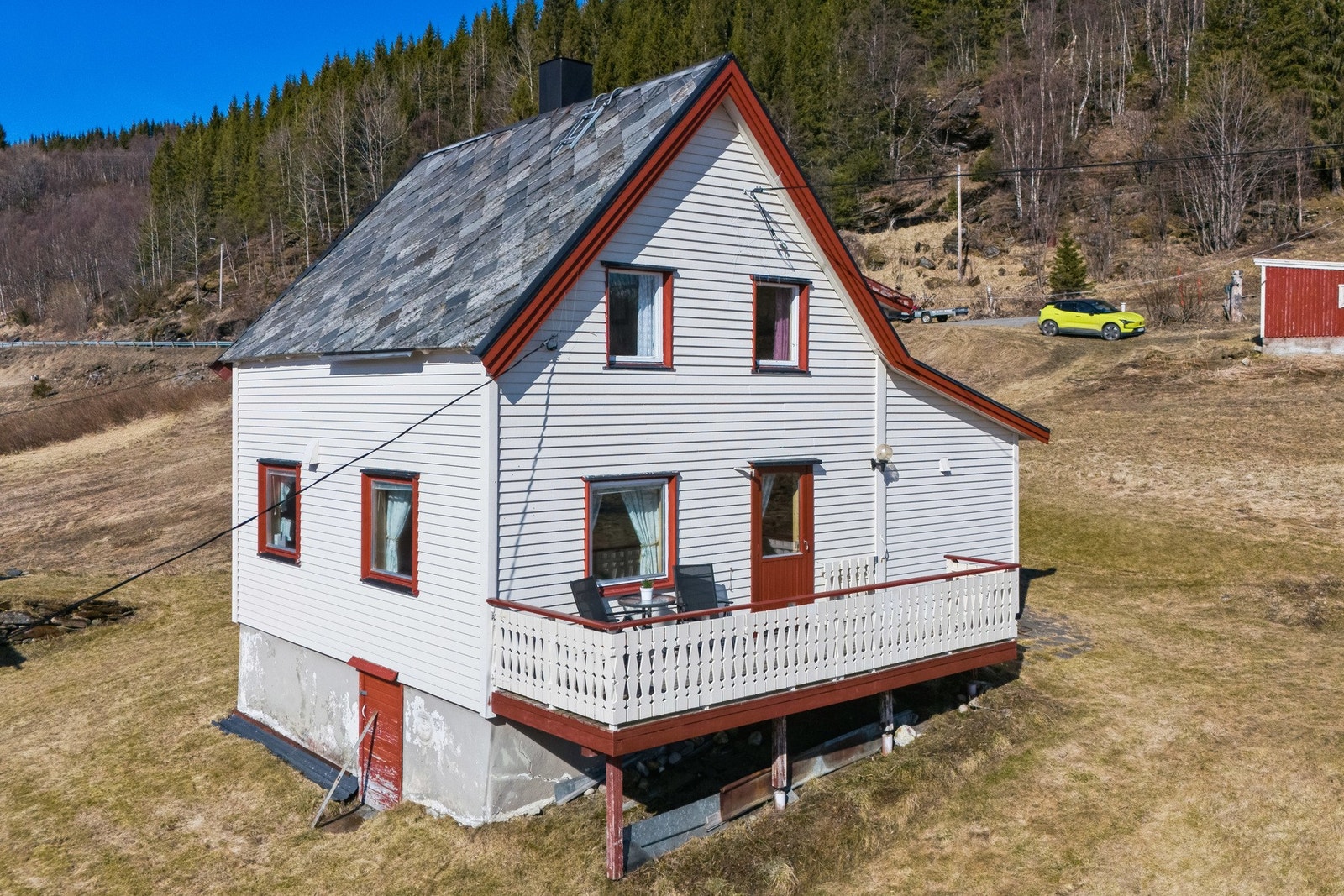 Fasade og tomt Galleribilde