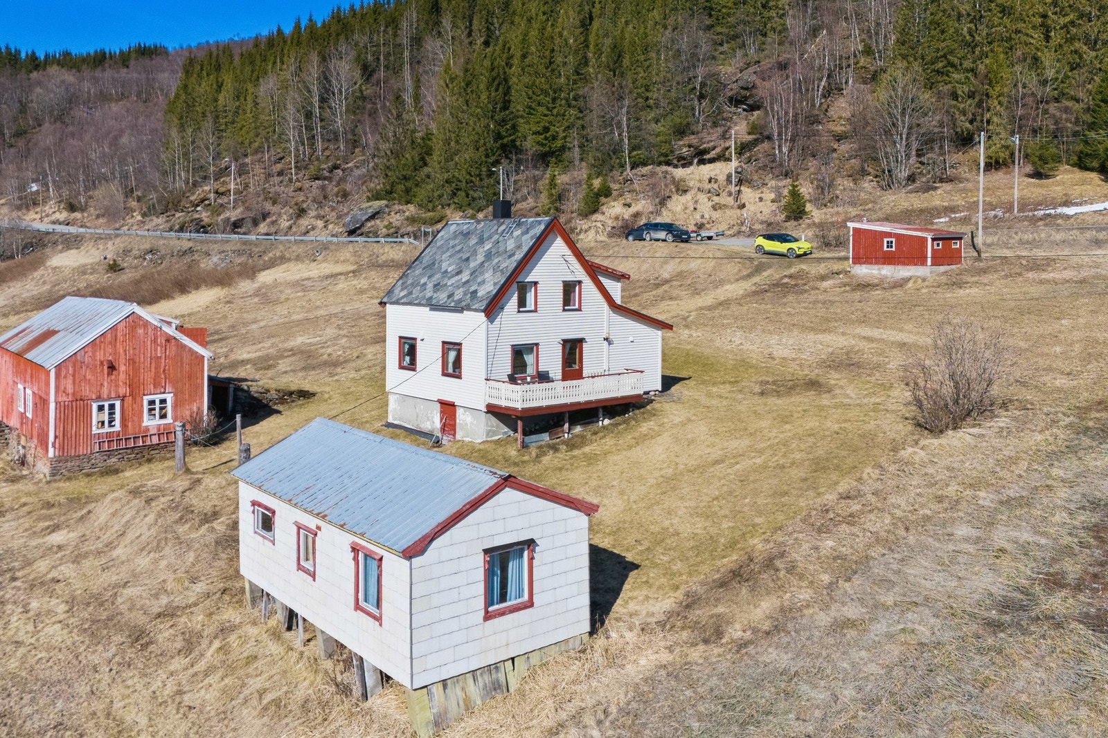 Fasade og tomt Galleribilde