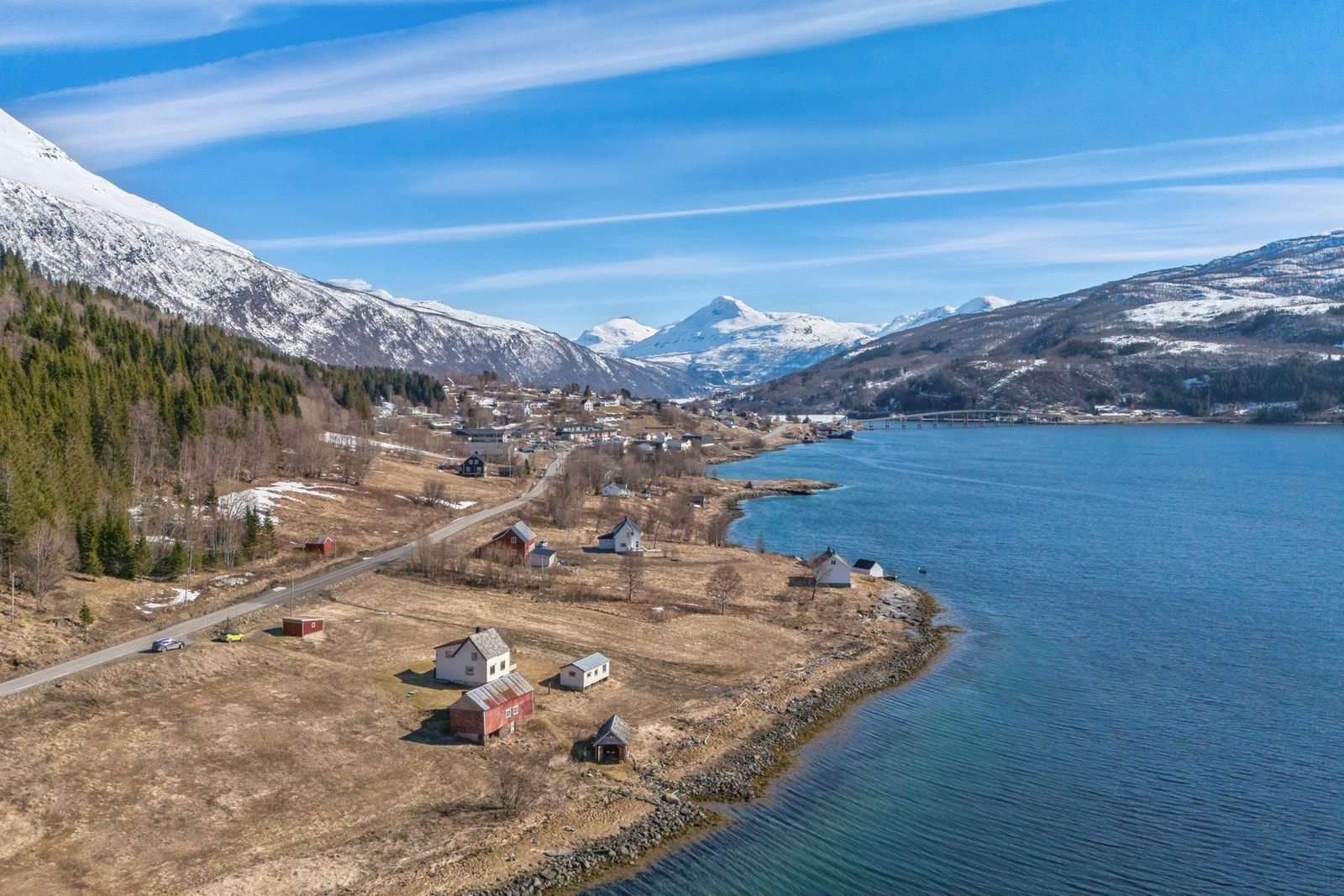 Her bor du i landlige og rolige omgivelser på solrik eiendom. Galleribilde