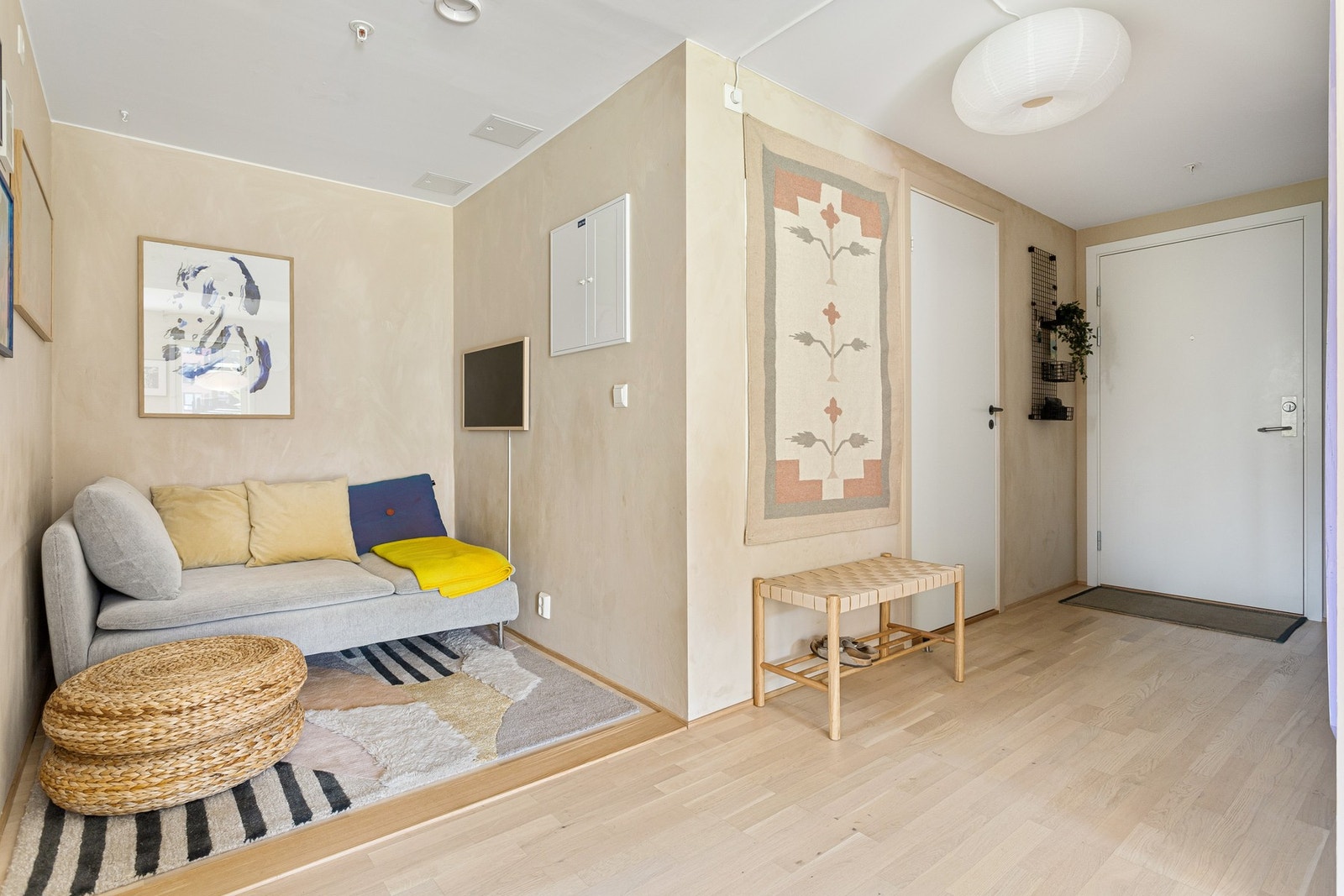 Her er det plass til en god sofa og tv på veggen Galleribilde