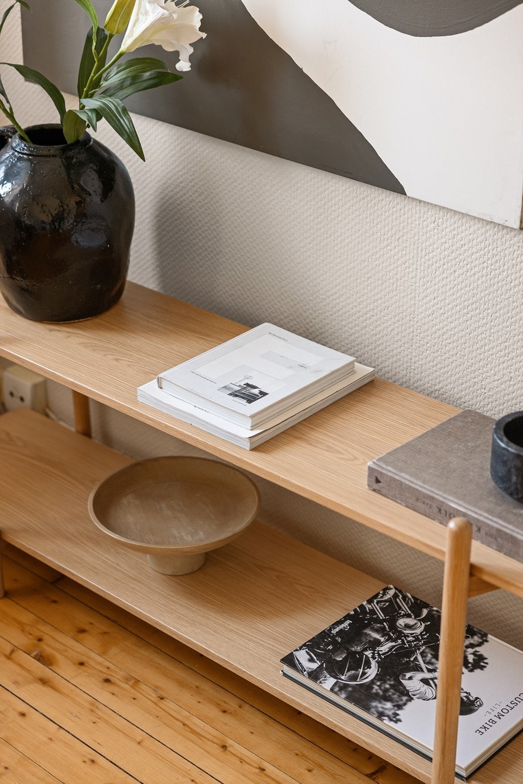 Naturlig plass til TV i stuen. Internett er inkludert i felleskostnadene. Galleribilde