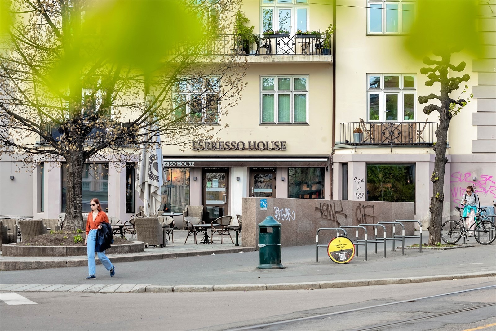 Flere populære restauranter og kaféer i nærområdet. Galleribilde