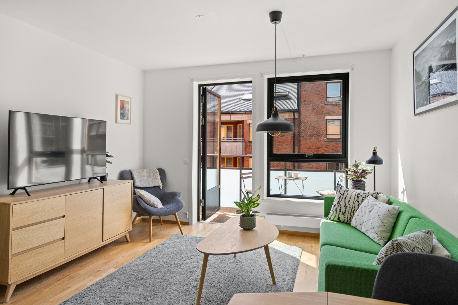 Oppvarming/vann fra fjernvarmeanlegg i felleskostnadene, samt fibernet med 1000 megabit. Galleribilde