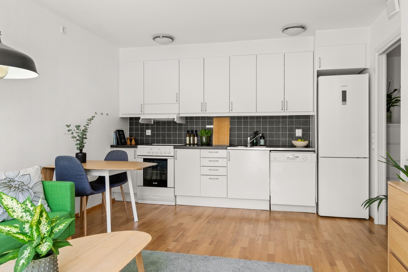 Åpen stue- og kjøkkenløsning. Galleribilde