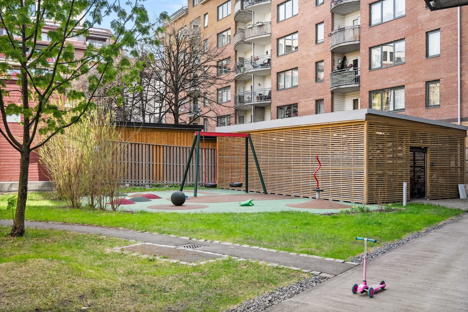 Flott opparbeidet indre gårdsrom. Galleribilde