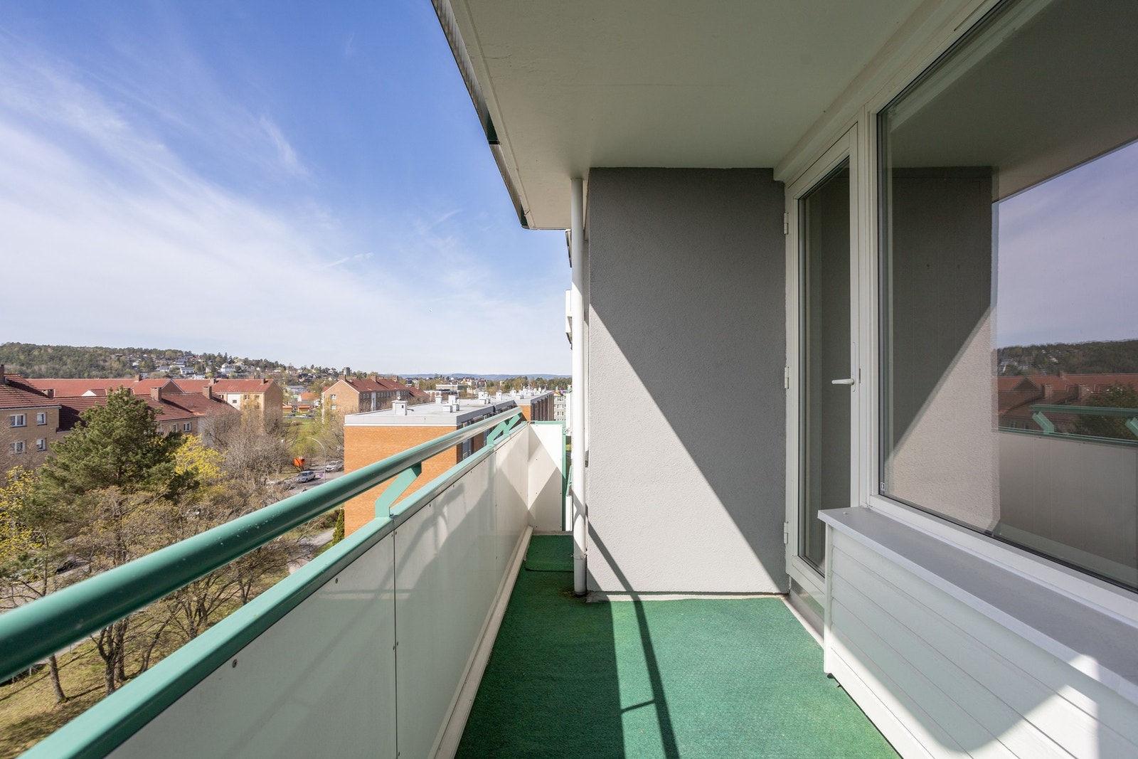 Denne ligger skjermet og rolig til med hyggelig utsyn over fellesområdet. Galleribilde