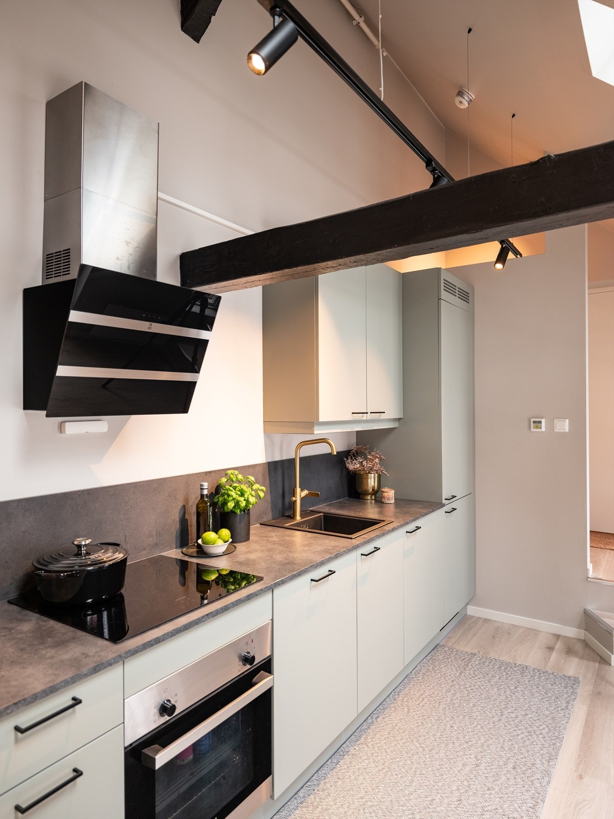 I tilknytning kjøkkenet er det god plass til å etablere en romslig spisesone. Galleribilde