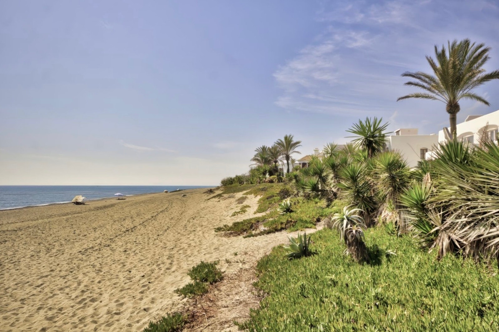 BEACH ACCESS Galleribilde