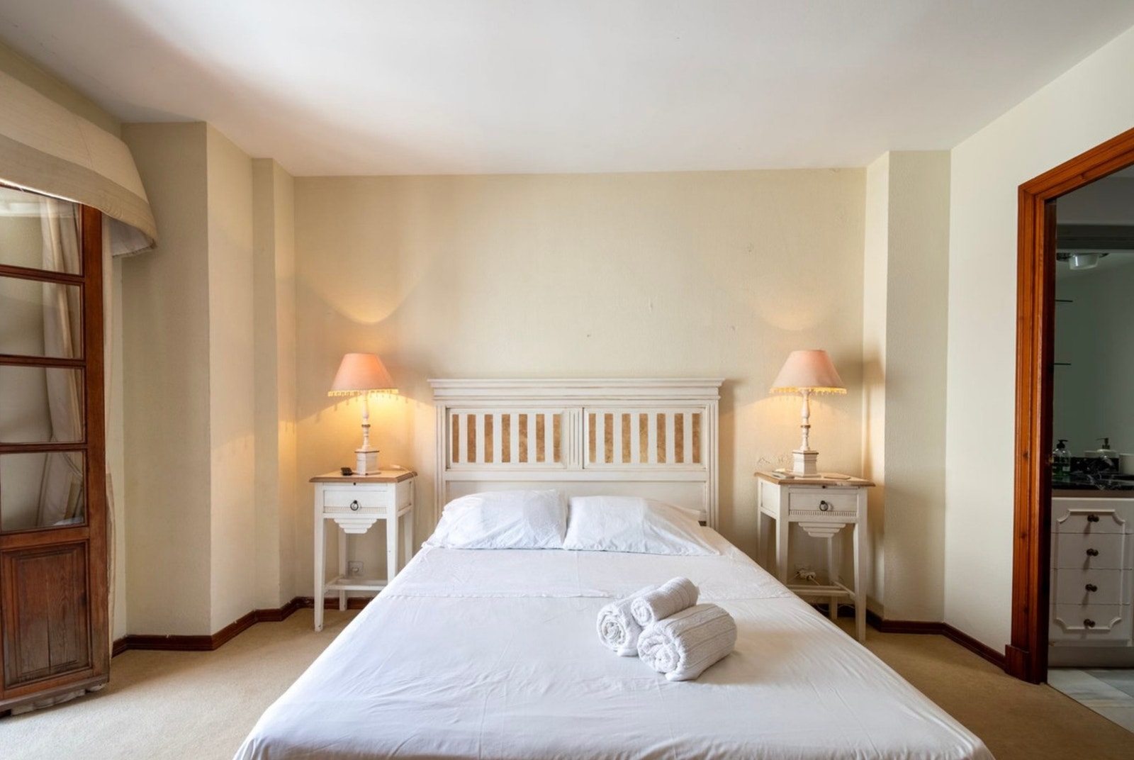 BEDROOM Galleribilde