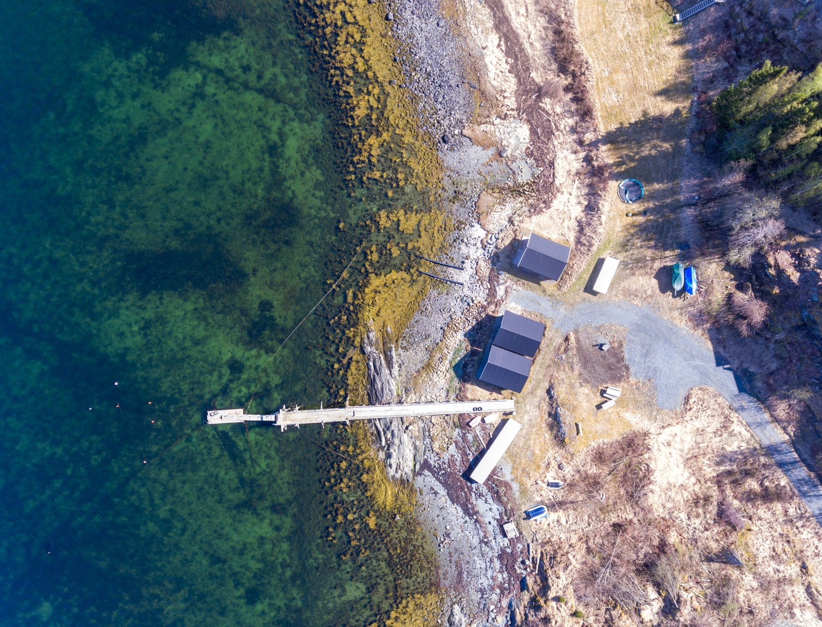 Det er mulighet for kjøp av 7 nausttomter i tilknytning til eksisterende naust Galleribilde