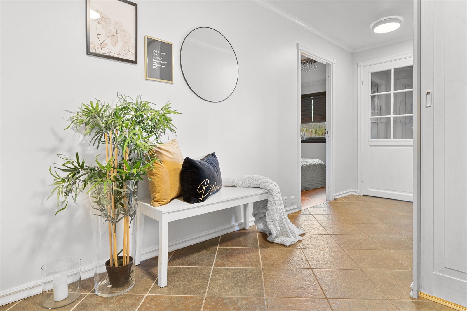 God plass i entre Galleribilde