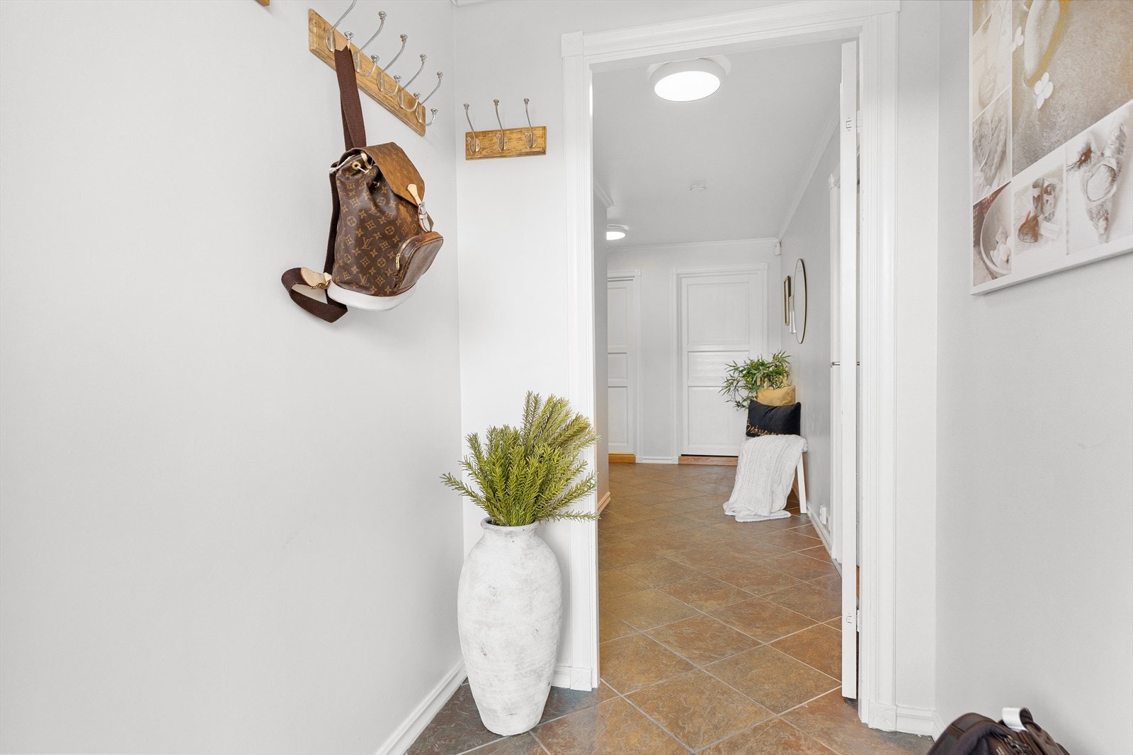 Vindfang mot entre Galleribilde