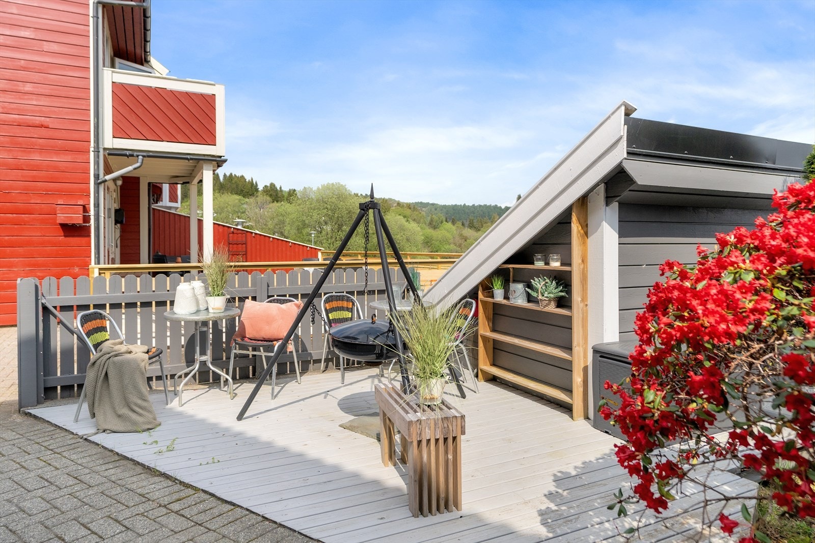 Felles uteplass Galleribilde