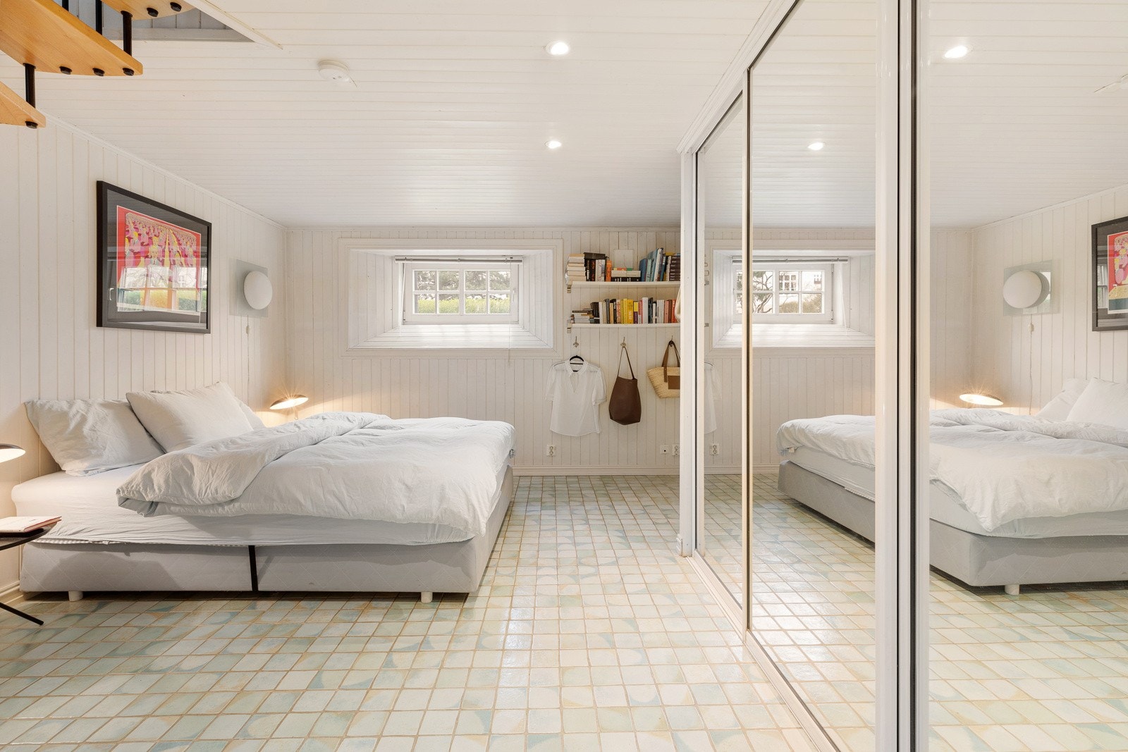 Dette rommet er byggemeldt som forstue/bod. Selger bruker det i dag som et soverom. Galleribilde