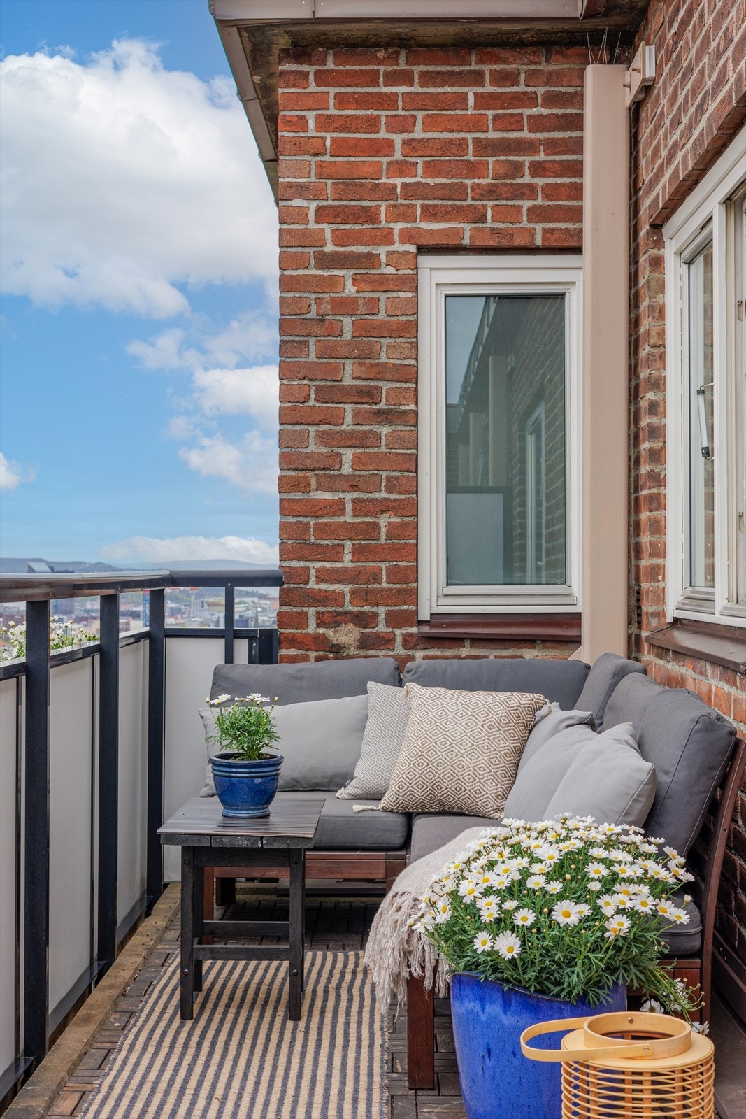 - God plass til utemøblement - Galleribilde