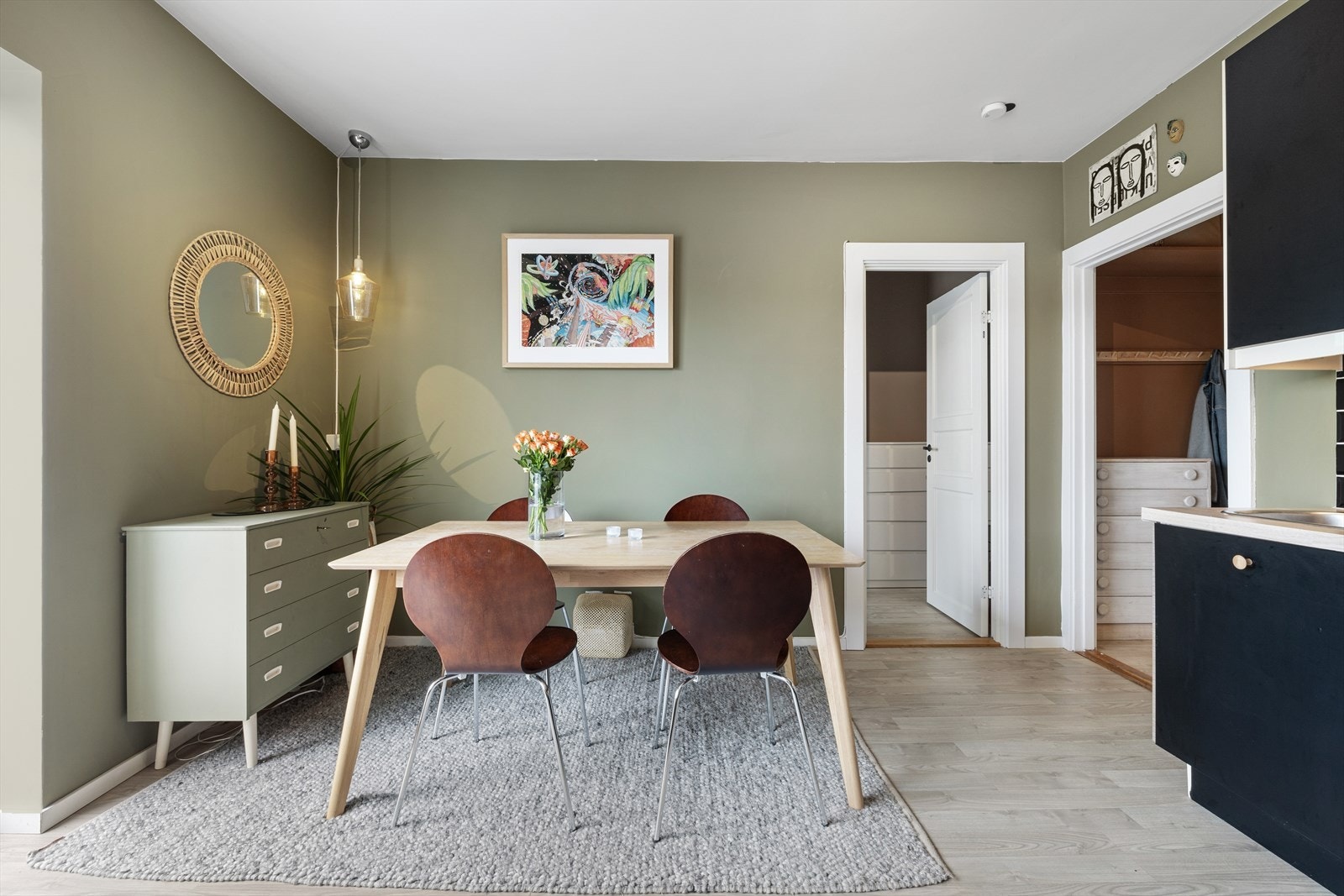 - Varmtvann, fyring, kabel-TV og internett er inkludert i felleskostnadene - Galleribilde