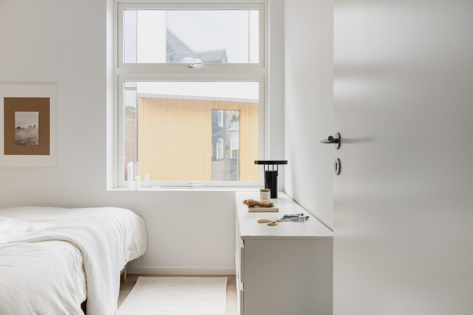 Soverom 1 er målt til ca. 8,8 kvm. Galleribilde
