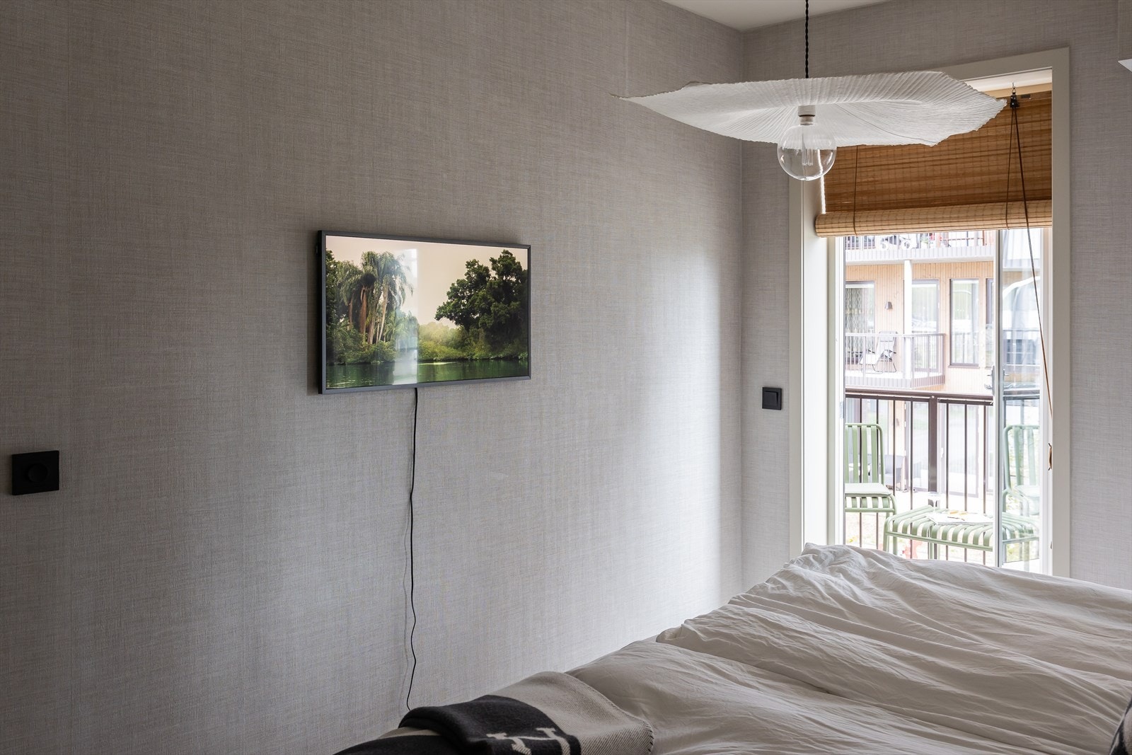 Fra soverom 2 er det utgang til balkong. Galleribilde