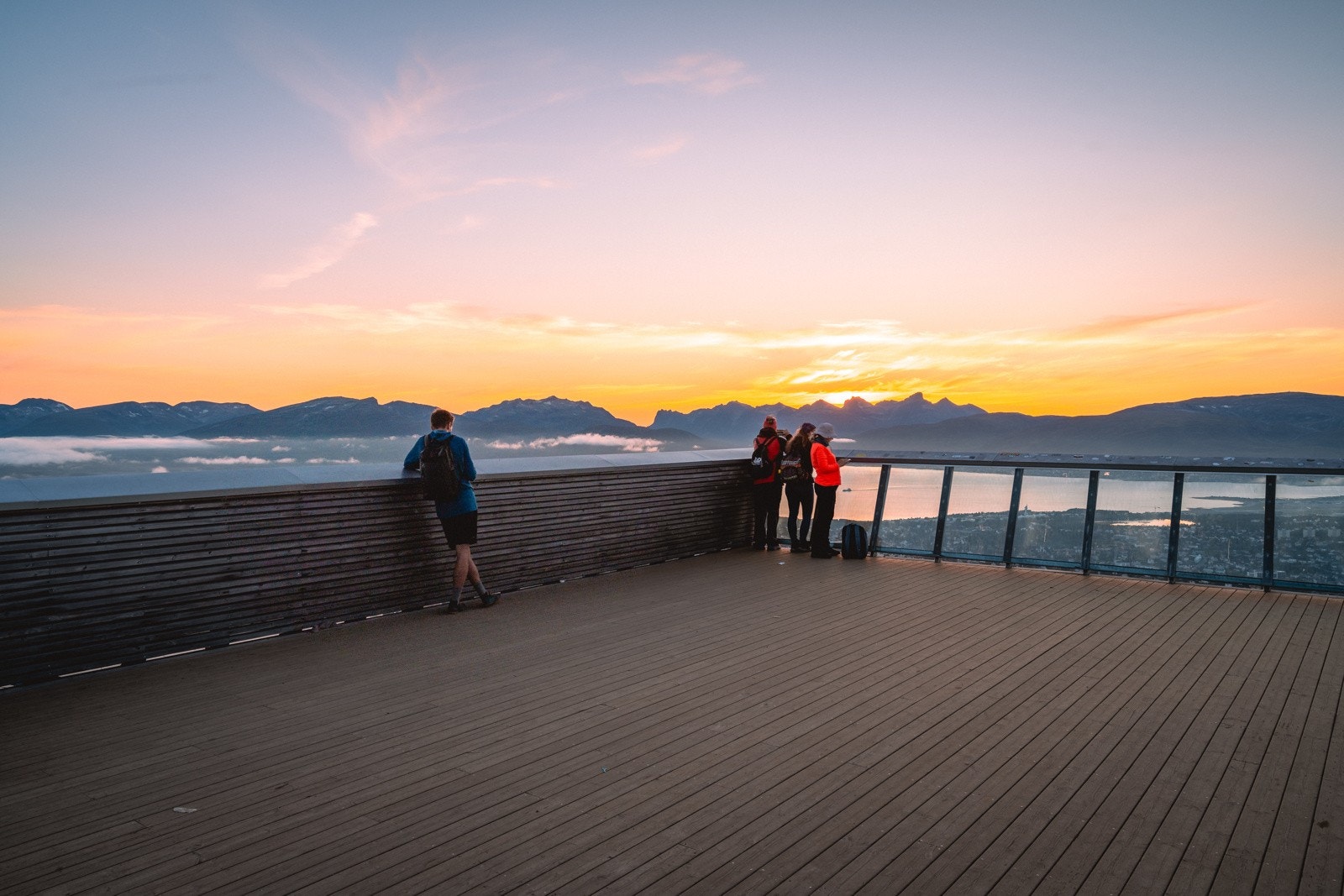 Her kan man nyte magisk utsikt og bruke som utgangspunkt for å vandre videre inn i fjellheimen. Galleribilde