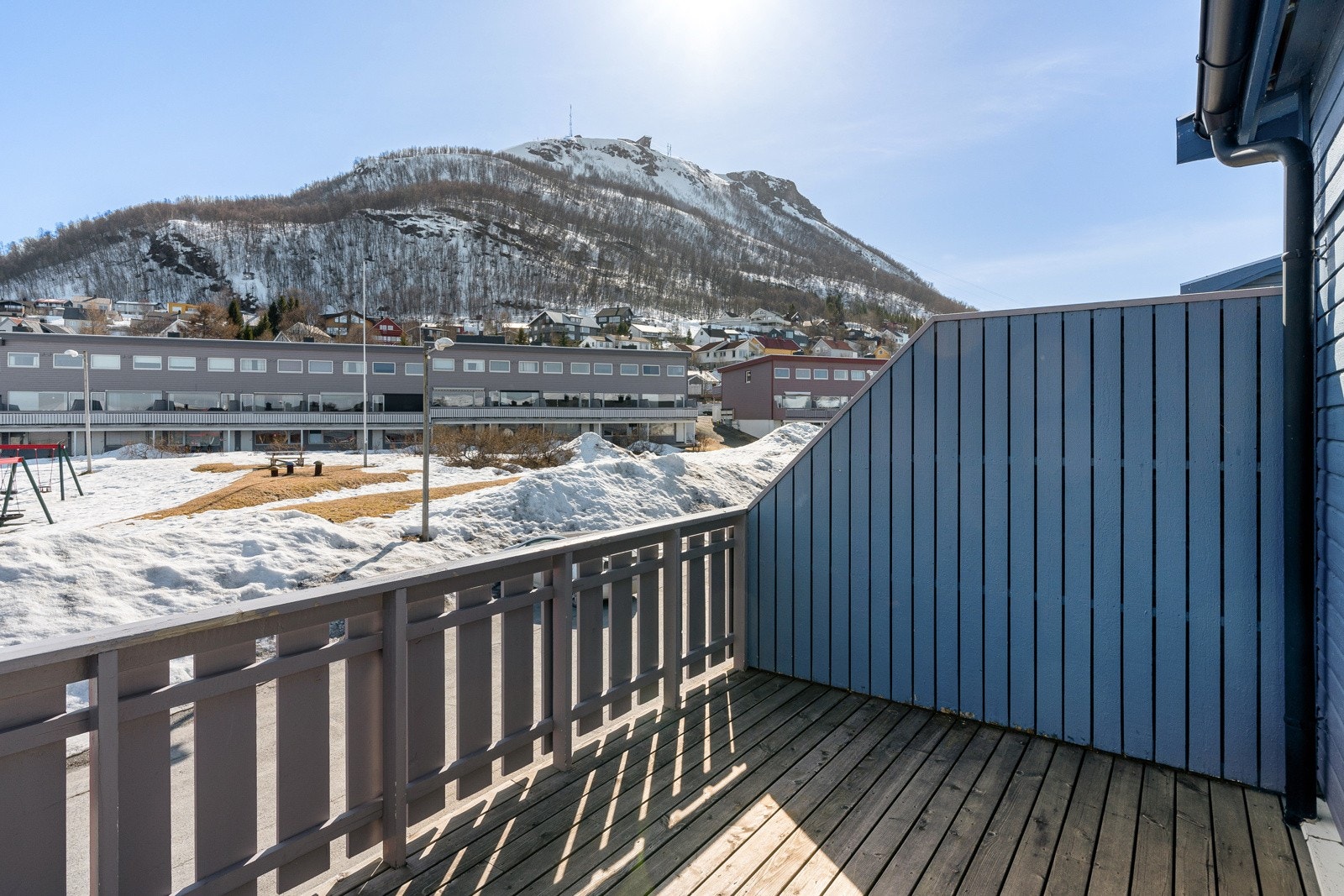 Nydelig utsikt mot fjellheisen. Galleribilde